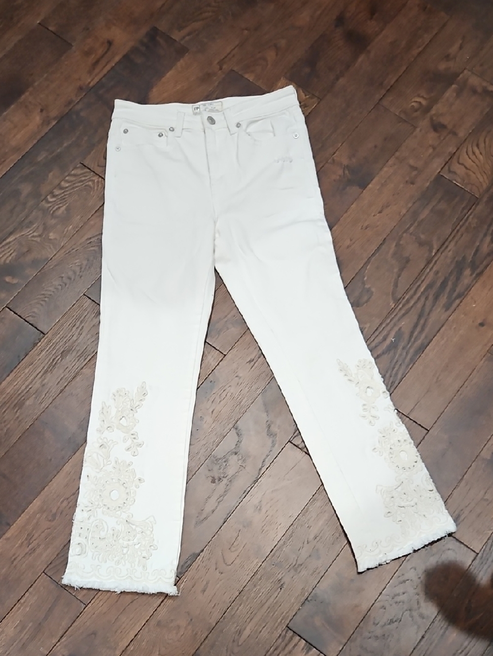 Free People White Embroidered Ankle Jeans Sz 27